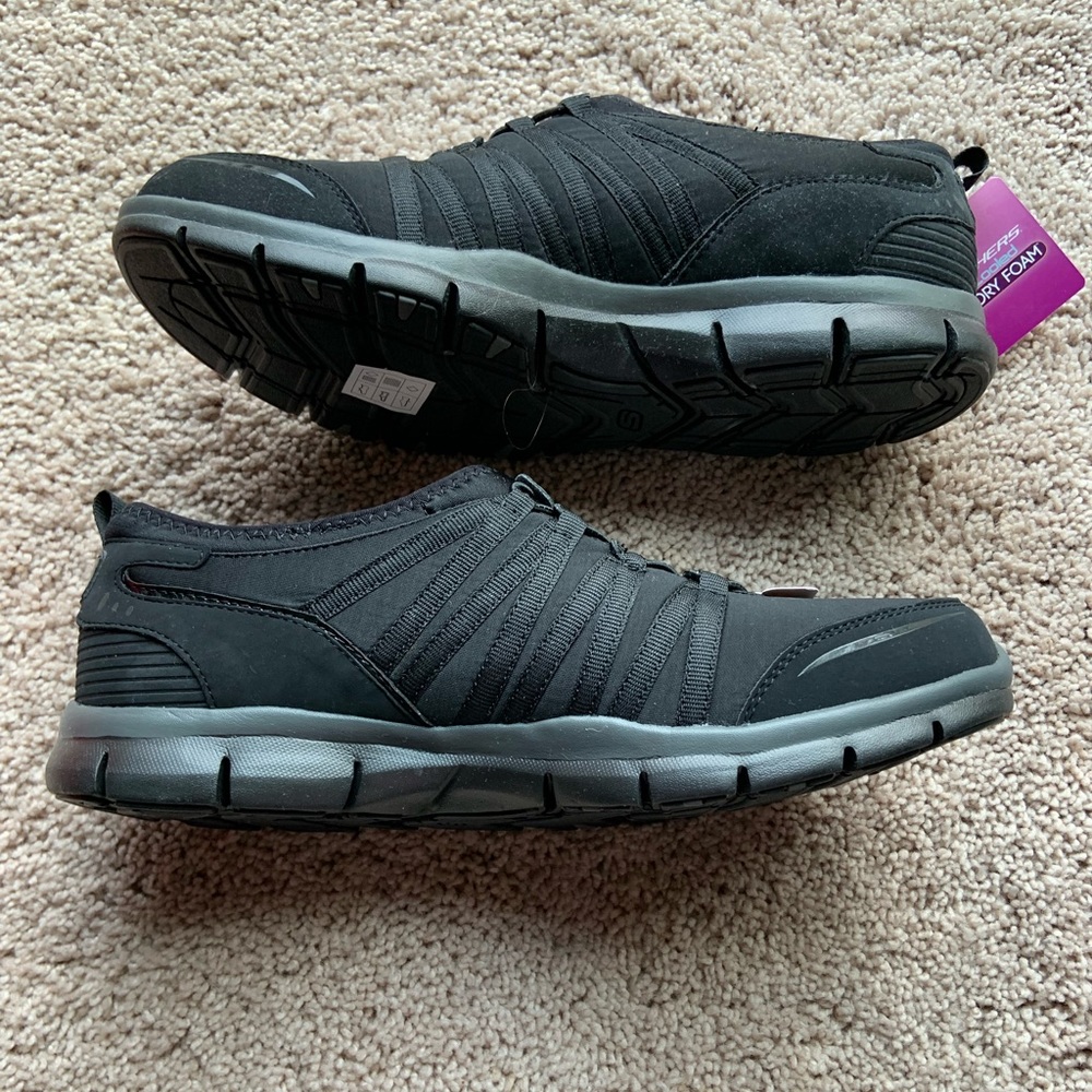 Sketchers Flex slip on sneakers